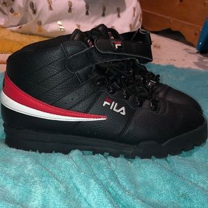 Mens 101/2 Fila black